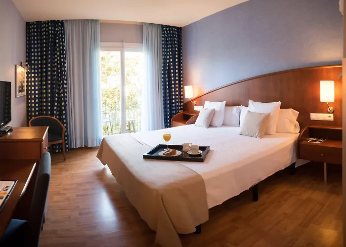 Delfín 4*